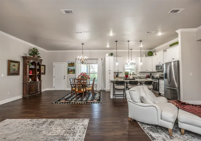 Photo 2 of Single family home for sale at 123 County Road 123, Gainesville, TX 76240 | MLS# 21289975 | Listing updated on 2026-08-26