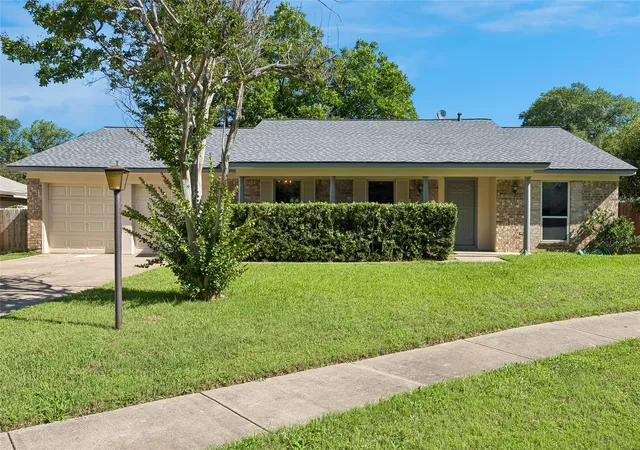 Homes for sale in North Richland Hills, TX | 7625 Circle Dr, North Richland Hills, TX 76180 | MLS# 21287898
