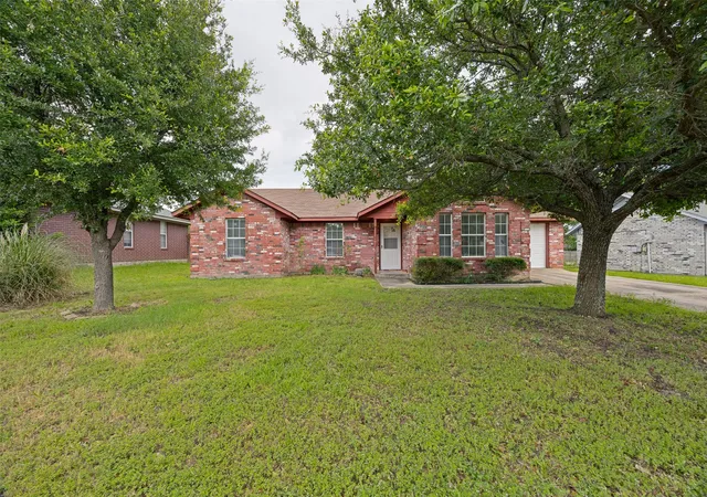 Homes for sale in Commerce, TX | 1009 Enlow Cir, Commerce, TX 75428 | MLS# 21290928