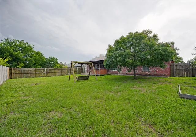 Homes for sale in Commerce, TX | 1009 Enlow Cir, Commerce, TX 75428 | MLS# 21290928