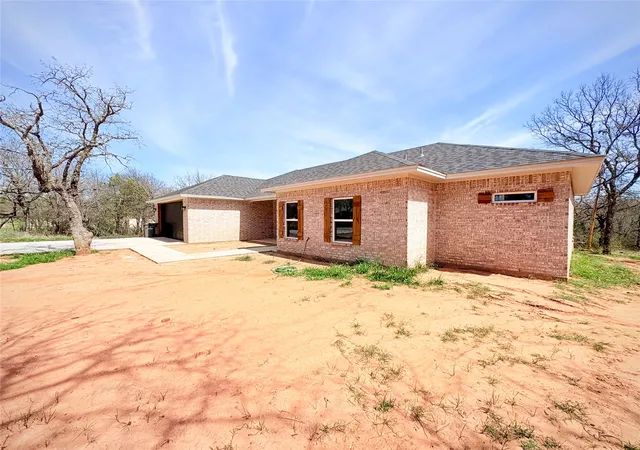 Photo 3 of Single family home for sale at 1503 S Rodgers Dr, Graham, TX 76450 | MLS# 21290373 | Listing updated on 2026-08-21