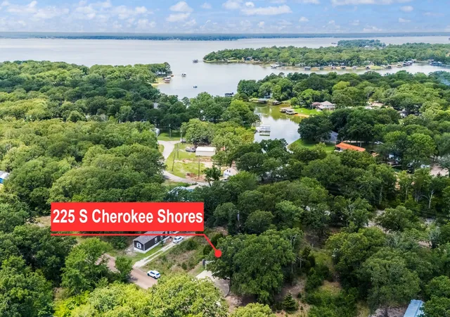 Homes for sale in Mabank, TX | 225 S Cherokee Shores Dr, Mabank, TX 75156 | MLS# 21286257