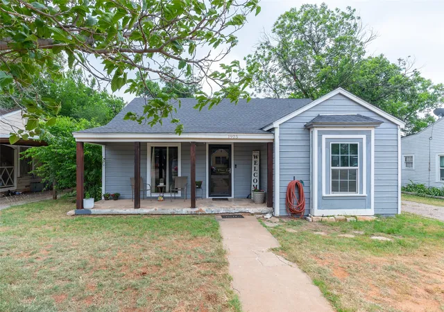 Homes for sale in Abilene, TX | 1925 Chestnut St, Abilene, TX 79602 | MLS# 21277177