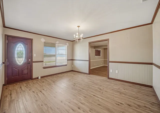 Photo 4 of Single family home for sale at 1571 W Ash St, Stephenville, TX 76401 | MLS# 21290313 | Listing updated on 2026-09-21