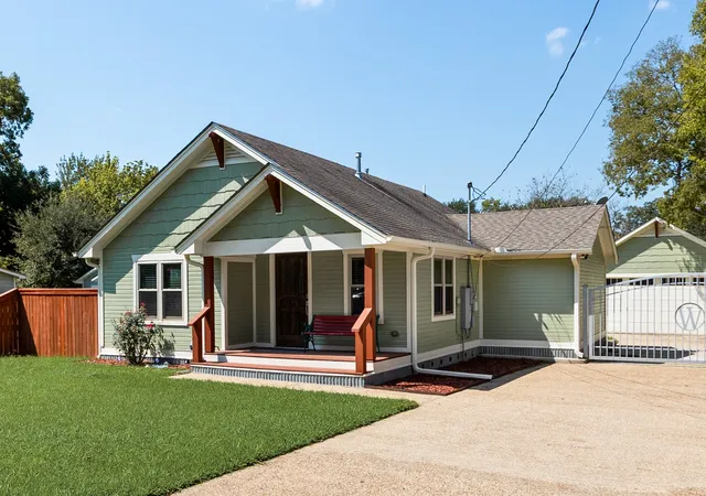 Photo 1 of Single family home for sale at 431 Cockerell St, Eustace, TX 75124 | MLS# 21286697 | Listing updated on 2026-09-26