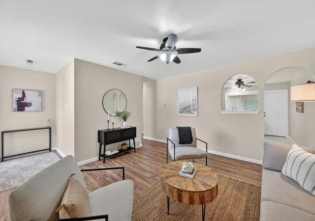 Photo 3 of Sale Pending at 1012 Plover Ln, Arlington, TX 76015 | MLS# 21286215 | Listing updated on 2026-07-09