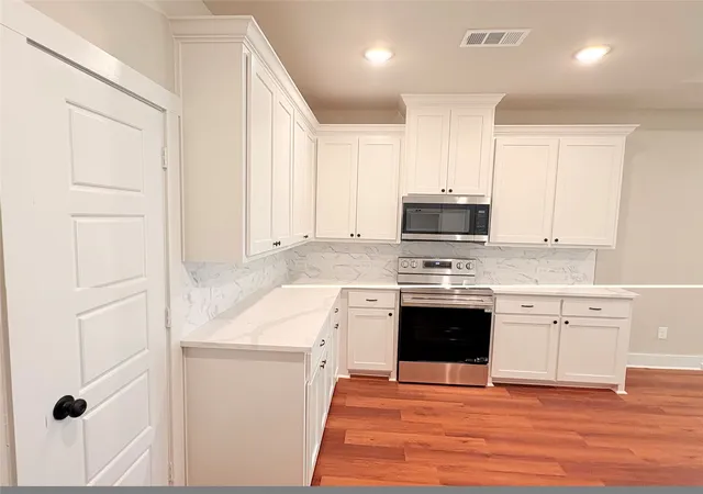 Photo 4 of Single family home for sale at 749 J L Dr, Valley View, TX 76272 | MLS# 21291154 | Listing updated on 2026-10-01