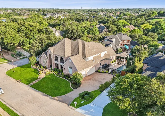 Homes for sale in Highland Village, TX | 3113 Overlook Cir, Highland Village, TX 75077 | MLS# 21262647
