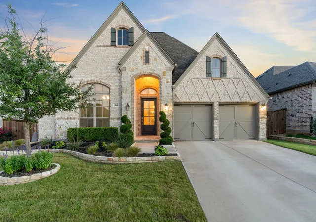 Photo 1 of Sale Pending at 908 Quail Hollow Ave, Denton, TX 76210 | MLS# 21291111 | Listing updated on 2026-08-28