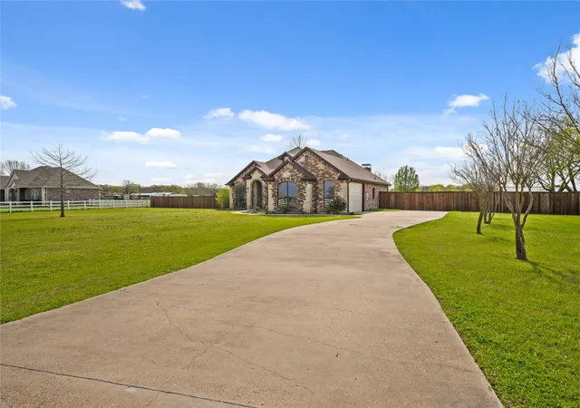 Photo 3 of Sale Pending at 7754 County Road 275, Terrell, TX 75160 | MLS# 21289753 | Listing updated on 2026-10-07