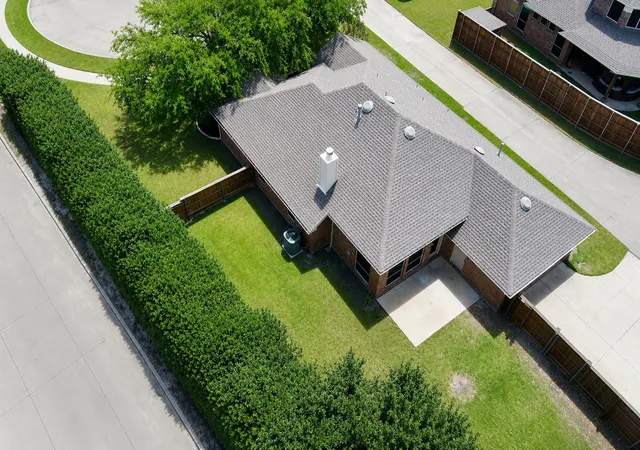 Photo 3 of Single family home for sale at 9461 Wichita Trl, Frisco, TX 75033 | MLS# 21290921 | Listing updated on 2026-08-03