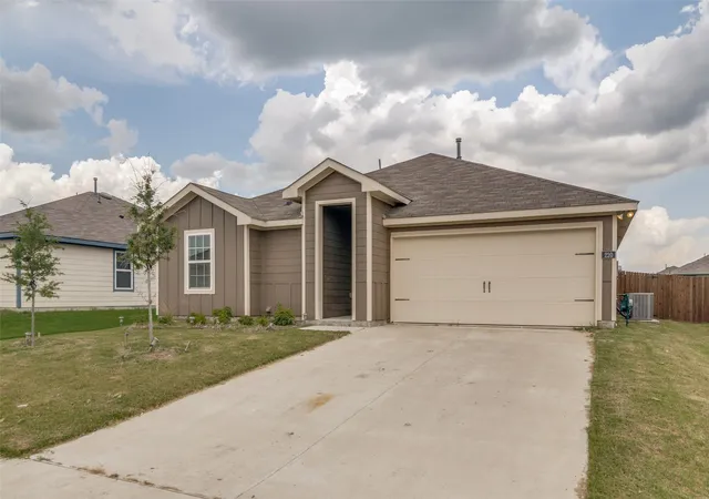 Homes for sale in Nevada, TX | 220 Weatherboard Dr, Nevada, TX 75173 | MLS# 21291260