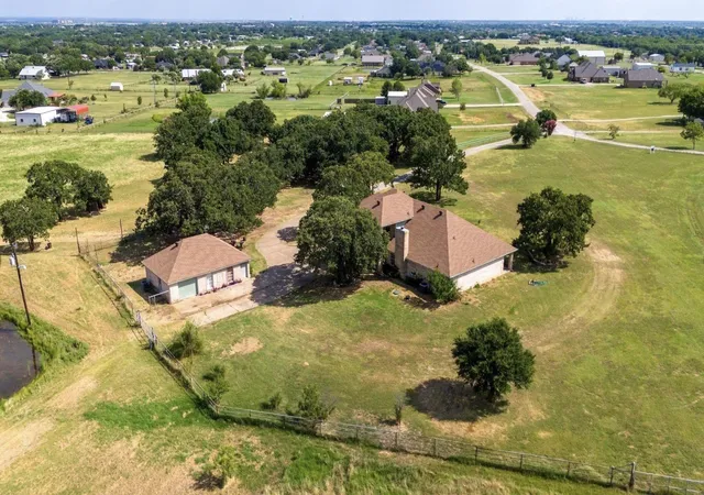 Homes for sale in Crowley, TX | 2625 Cheyenne, Crowley, TX 76036 | MLS# 21291316