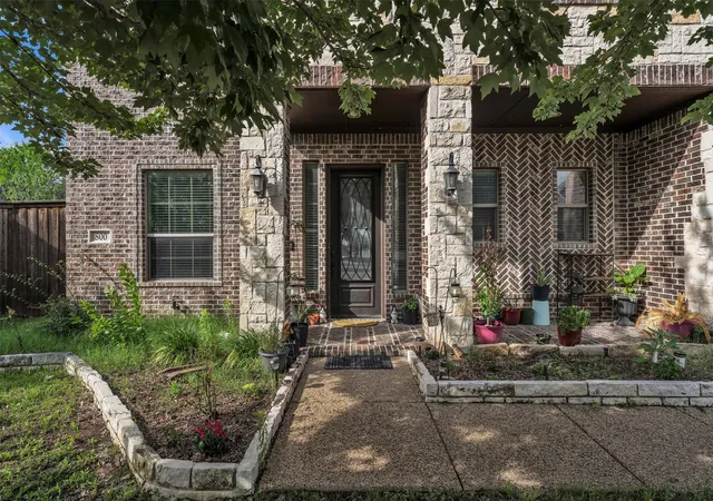 Photo 2 of Single family home for sale at 800 Goose Ct, Forney, TX 75126 | MLS# 21288070 | Listing updated on 2026-09-27