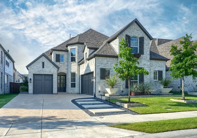 Photo 1 of Sale Pending at 536 Melody Meadow Dr, Rockwall, TX 75087 | MLS# 21282797 | Listing updated on 2026-08-23