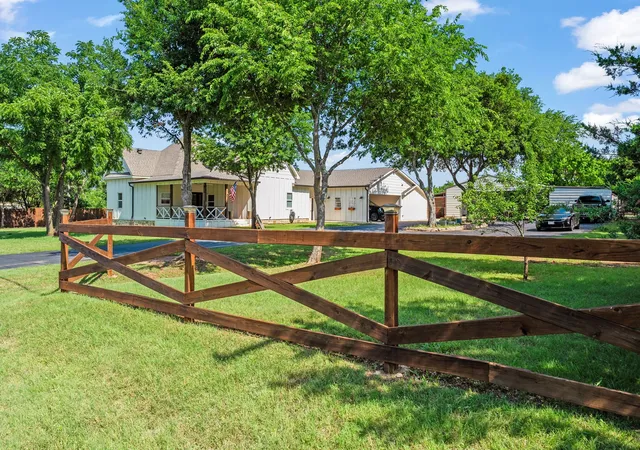 Homes for sale in Gunter, TX | 518 E College St, Gunter, TX 75058 | MLS# 21288384