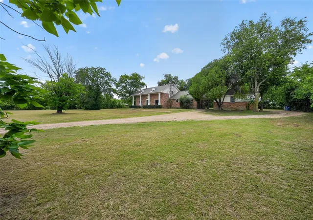 Homes for sale in Glenn Heights, TX | 928 E Bear Creek Rd, Glenn Heights, TX 75154 | MLS# 21291296
