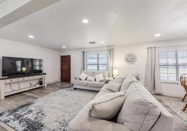 Photo 4 of Sale Pending at 114 N Imperial Dr, Denison, TX 75020 | MLS# 21280793 | Listing updated on 2026-08-19