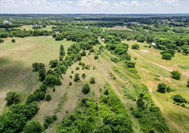 Photo 2 of Manufactured home for sale at 876 Old Authon Rd, Weatherford, TX 76088 | MLS# 21291346 | Listing updated on 2026-08-24