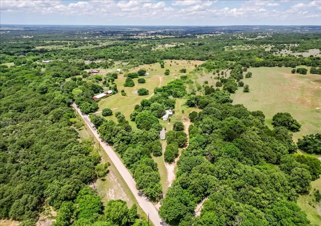 Photo 4 of Manufactured home for sale at 876 Old Authon Rd, Weatherford, TX 76088 | MLS# 21291346 | Listing updated on 2026-10-05