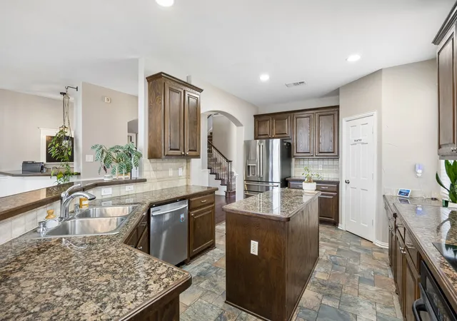 4th image of 750 Peco St, Lantana, TX 76226 | MLS# 21289094
