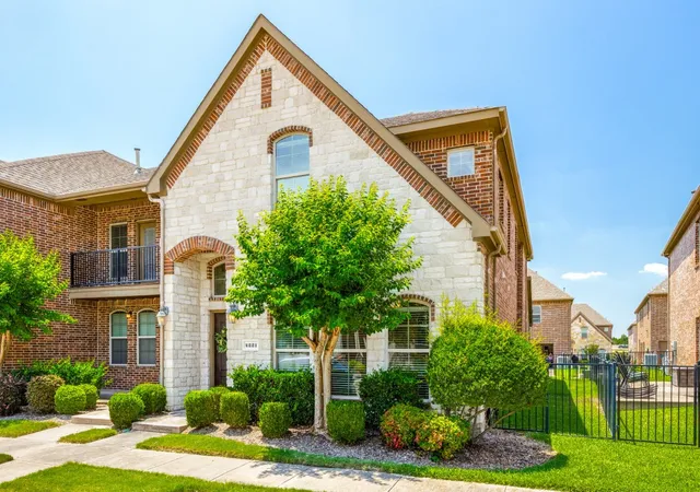 Homes for sale in Carrollton, TX | 4221 Comanche Dr, Carrollton, TX 75010 | MLS# 21290331