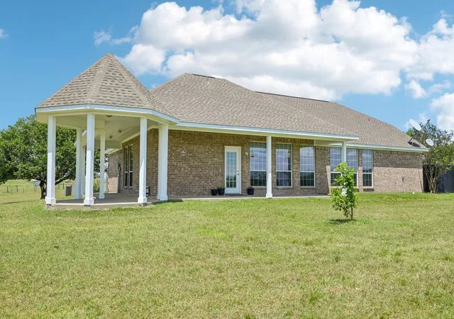 Photo 3 of Single family home for sale at 346 County Road 0090, Corsicana, TX 75109 | MLS# 21275418 | Listing updated on 2026-07-27