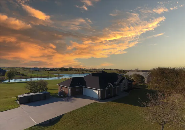 Photo 4 of Single family home for sale at 11225 Mesquite Hill Rd, Sanger, TX 76266 | MLS# 21288435 | Listing updated on 2026-09-23