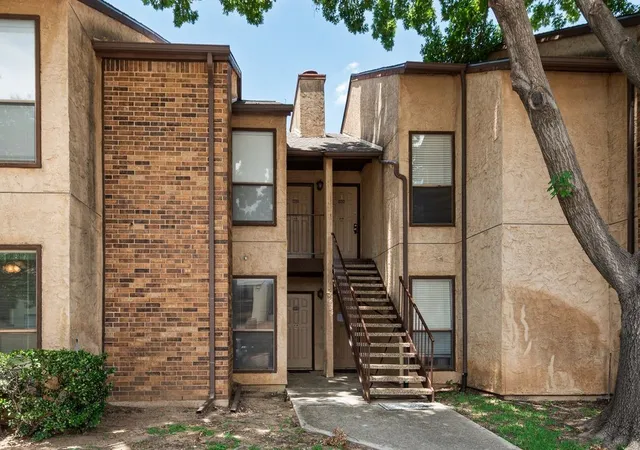 Photo 2 of Condo for sale at 2014 Willoughby Ln #4612, Arlington, TX 76011 | MLS# 21290042 | Listing updated on 2026-08-22
