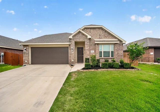 Photo 1 of Single family home for sale at 809 Cloverwood Dr, Crowley, TX 76036 | MLS# 21287249 | Listing updated on 2026-07-14