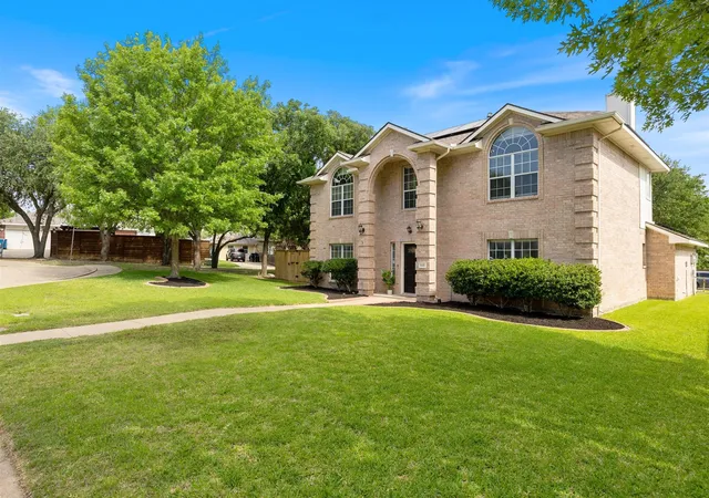 Photo 2 of Sale Pending at 508 Big Oak Ct, Rockwall, TX 75087 | MLS# 21291340 | Listing updated on 2026-07-20