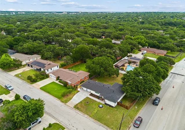 Homes for sale in Bedford, TX | 800 Lee Dr, Bedford, TX 76022 | MLS# 21291400