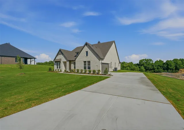 Photo 4 of Single family home for sale at 441 Texas Sage Trl, Weatherford, TX 76085 | MLS# 21287855 | Listing updated on 2026-10-07