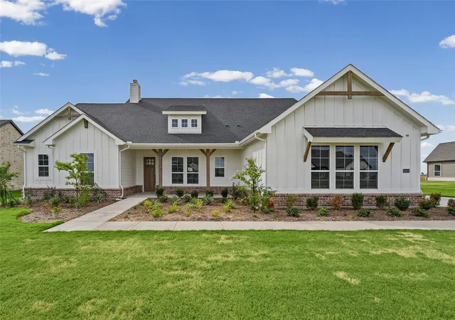 Single family home for sale at 12413 Hornfels Dr, Krum, TX 76249 | MLS# 21289098