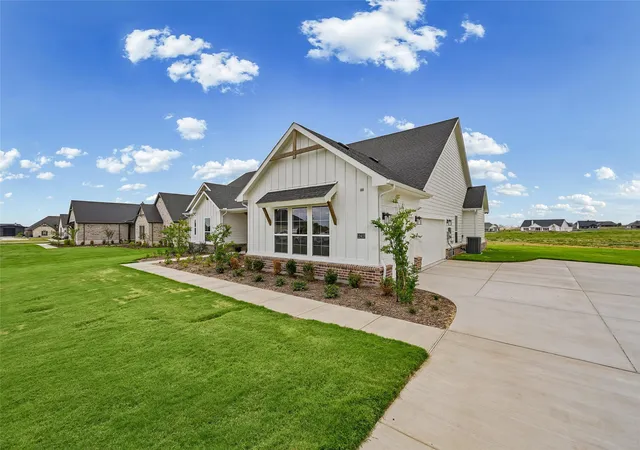 Photo 2 of Single family home for sale at 12413 Hornfels Dr, Krum, TX 76249 | MLS# 21289098 | Listing updated on 2026-10-07