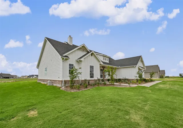 Photo 3 of Single family home for sale at 12413 Hornfels Dr, Krum, TX 76249 | MLS# 21289098 | Listing updated on 2026-10-07