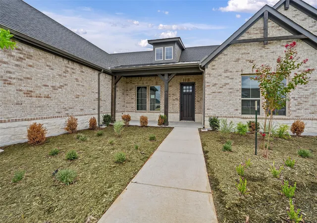 Photo 3 of Single family home for sale at 12409 Hornfels Dr, Krum, TX 76249 | MLS# 21289233 | Listing updated on 2026-10-05