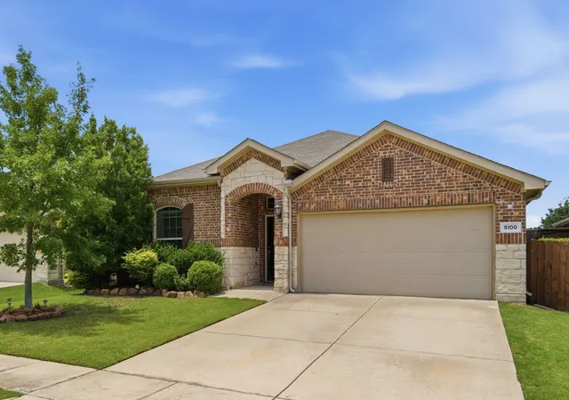 Photo 3 of Single family home for sale at 5100 Texana Dr, Frisco, TX 75036 | MLS# 21288793 | Listing updated on 2026-07-17