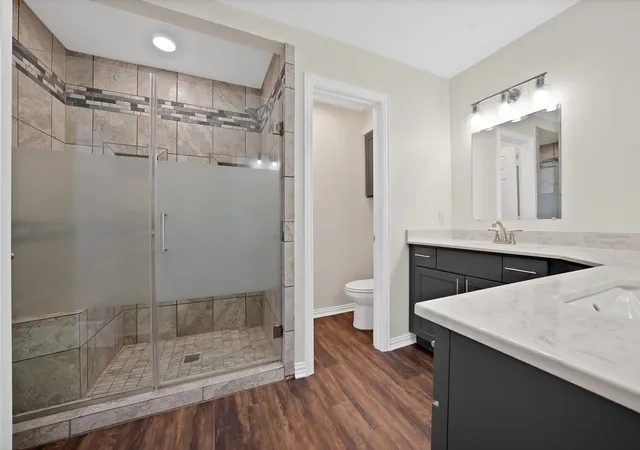 Listing Photo 3 - Condo for sale in building located at 1204 Calico Ln, Arlington, TX 76011 - Unit #712
