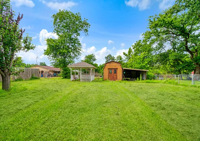 Homes for sale in Bogata, TX | 615 N Main St, Bogata, TX 75417 | MLS# 21291448