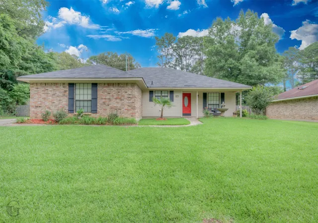 Photo 1 of Sale Pending at 9271 Lytham Dr, Shreveport, LA 71129 | MLS# 21291521 | Listing updated on 2026-07-20