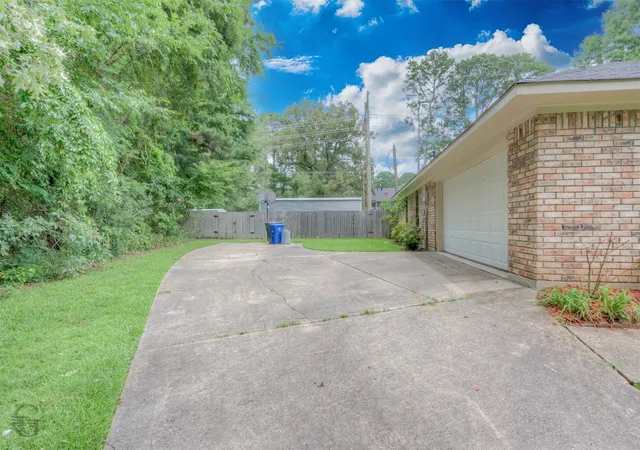 Photo 4 of Sale Pending at 9271 Lytham Dr, Shreveport, LA 71129 | MLS# 21291521 | Listing updated on 2026-07-20