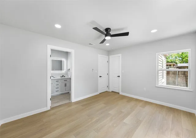 Photo 4 of Sale Pending at 125 29Th St, Grand Prairie, TX 75050 | MLS# 21291210 | Listing updated on 2026-07-13