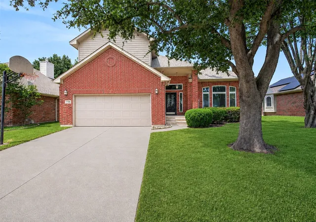 Homes for sale in Flower Mound, TX | 1728 Forest Glen Dr, Flower Mound, TX 75028 | MLS# 21229402