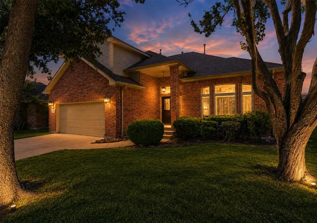 Homes for sale in Flower Mound, TX | 1728 Forest Glen Dr, Flower Mound, TX 75028 | MLS# 21229402
