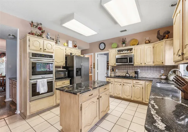 Photo 3 of Single family home for sale at 7604 Oak Knoll Dr, North Richland Hills, TX 76182 | MLS# 21291563 | Listing updated on 2026-08-21