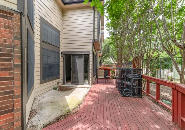 Homes for sale in Irving, TX | 402 Santa Fe Trail, Irving, TX 75063 | Houzeo