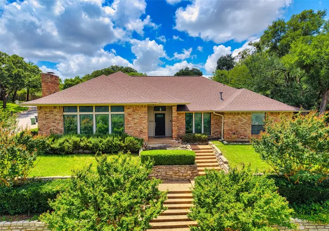 Photo 1 of Single family home for sale at 1908 Lakehill Ct, Arlington, TX 76012 | MLS# 21291578 | Listing updated on 2026-08-22