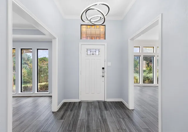 Photo 3 of Single family home for sale at 1908 Lakehill Ct, Arlington, TX 76012 | MLS# 21291578 | Listing updated on 2026-08-22