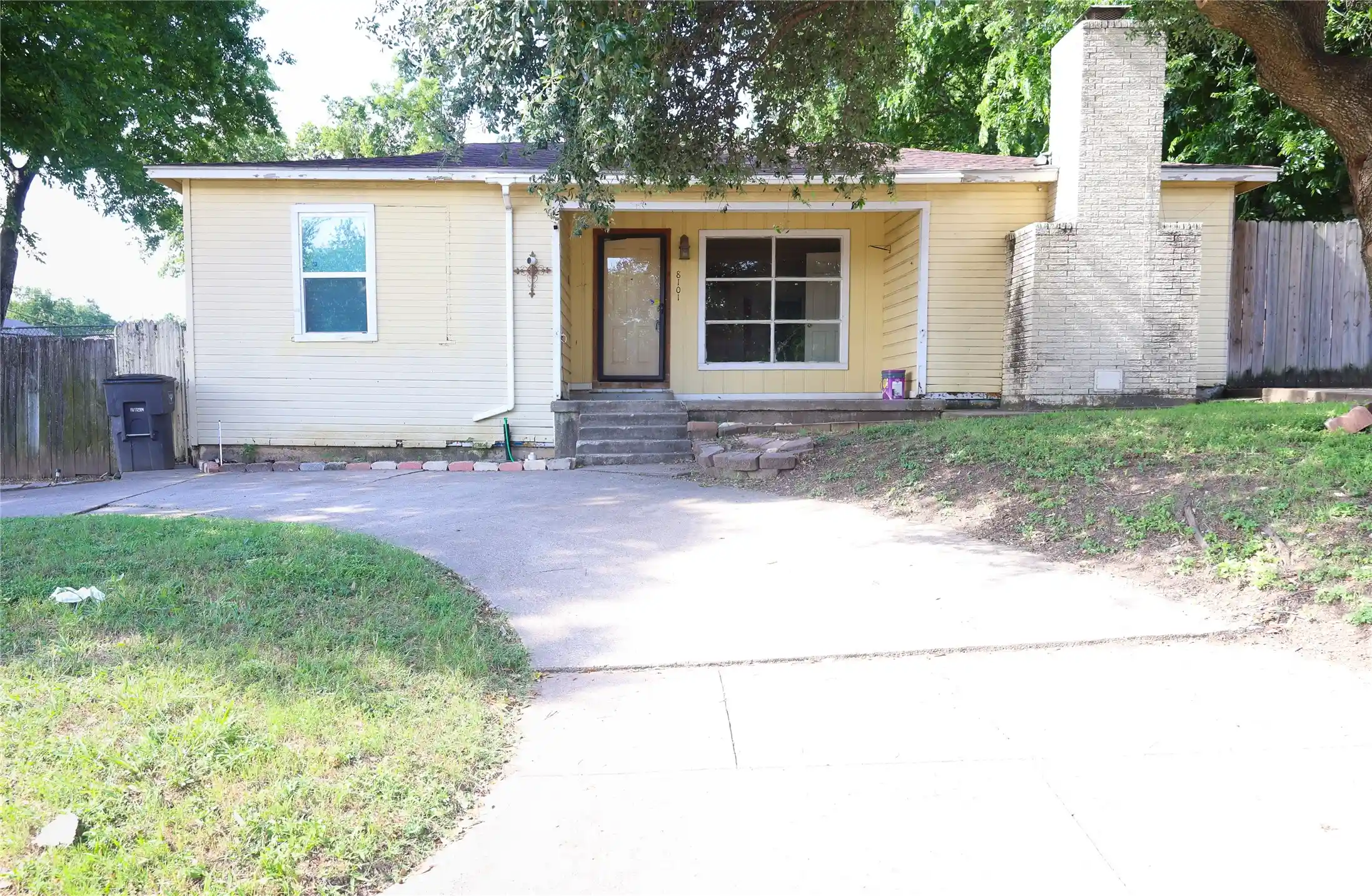 Photo 1 of Sale Pending at 8101 Julie Ave, Fort Worth, TX 76116 | MLS# 21290438 | Listing updated on 2026-10-19
